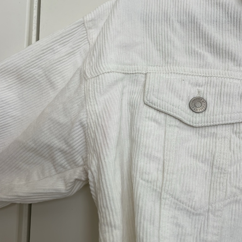 F21: Ribbed White Cropped Jacket - Picture 3 of 5